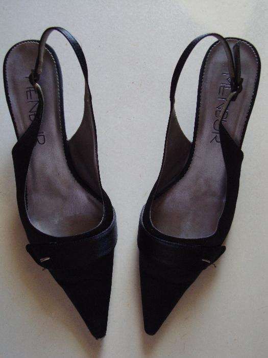 Sapatos bicudos pretos T37 – PORTES INCLUÍDOS