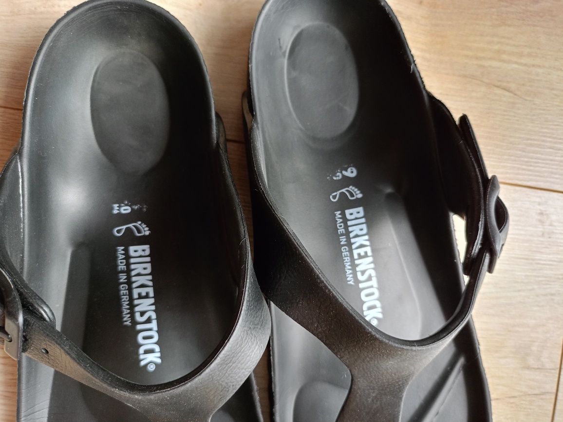 Klapki Birkenstock Gizeh EVA, rozmiar 39

Sprzedam czarne klapki Birke