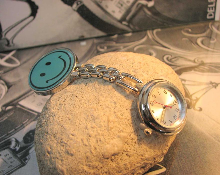 Zegarek lekarza pielęgniarki personelu medycznego. Quartz. Nowy.