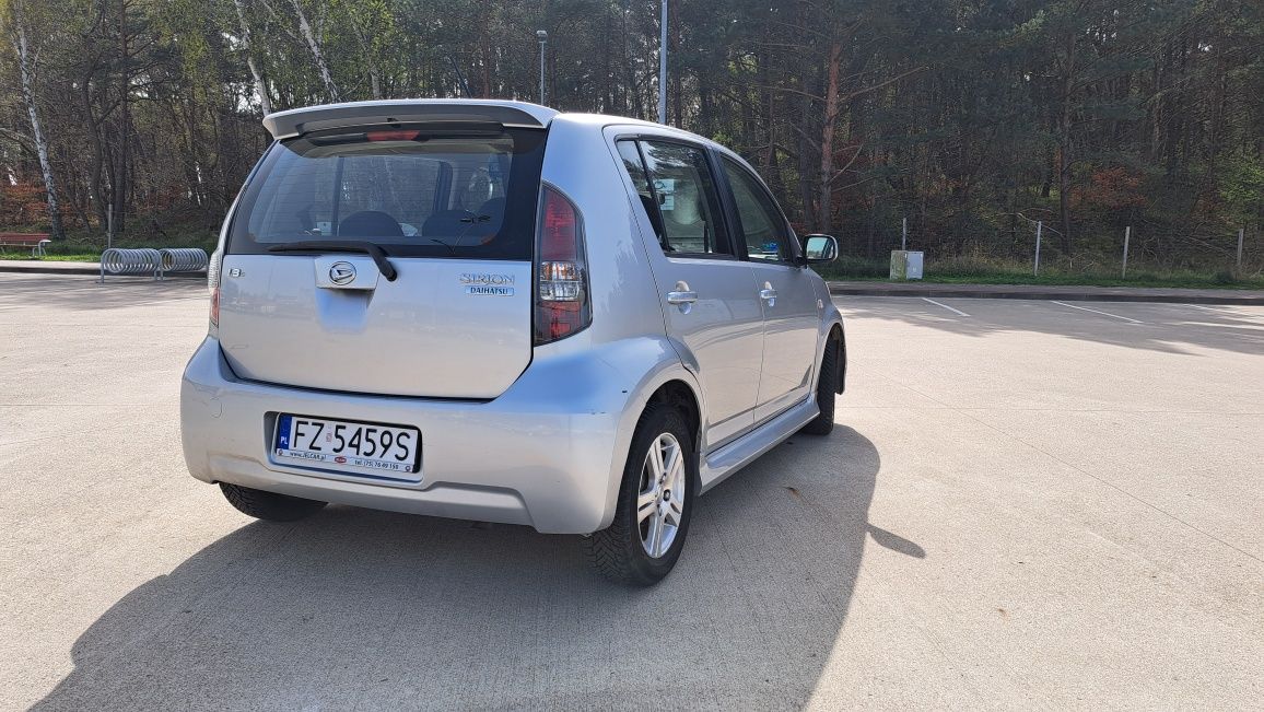 DAIHATSU SIRION. Toyota Yaris  5L /100km 1.3 klima. PT rok, OC