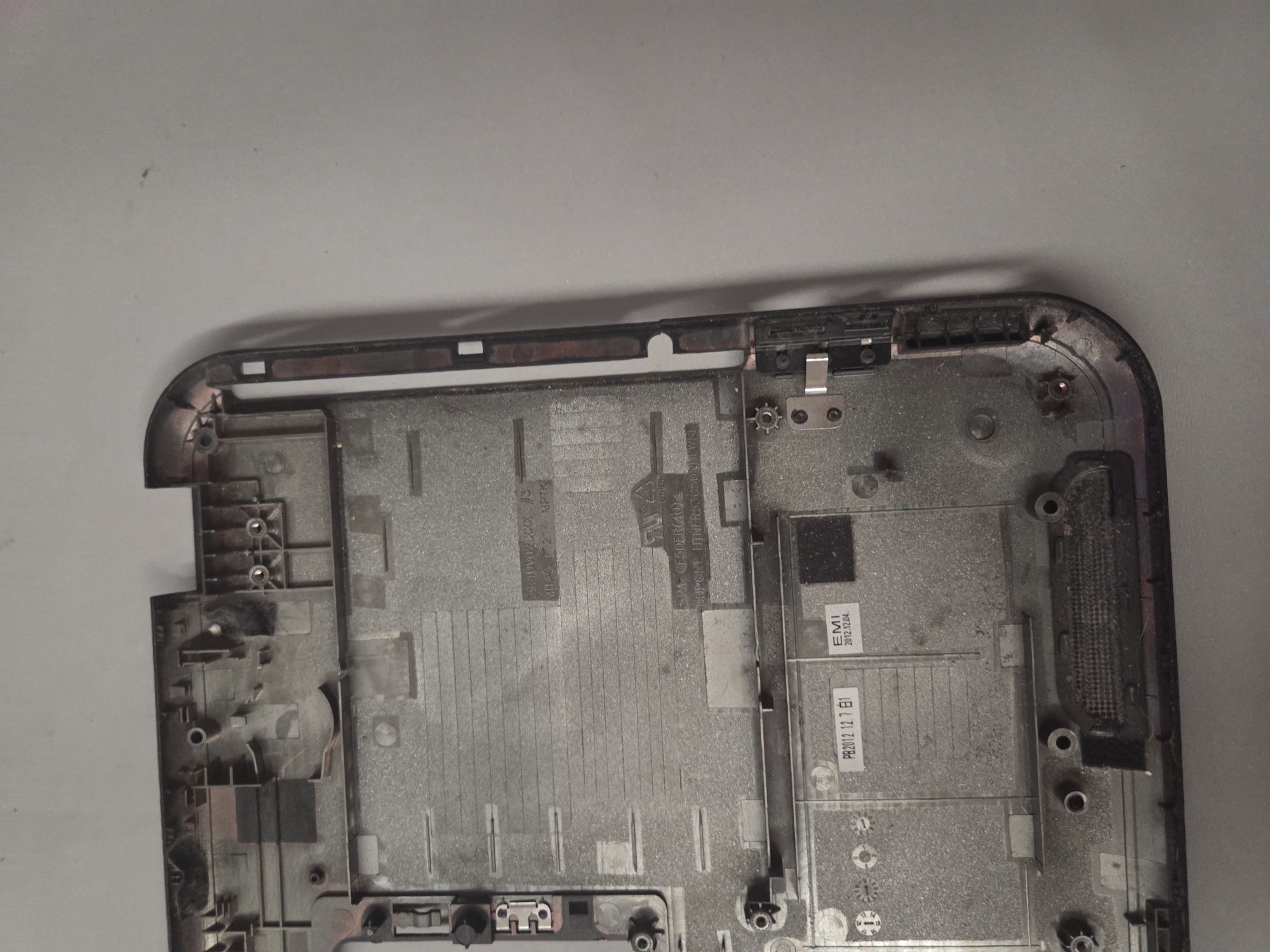 Sprzedam dolną obudowę do laptopa DELL INSPIRON 14z 5423