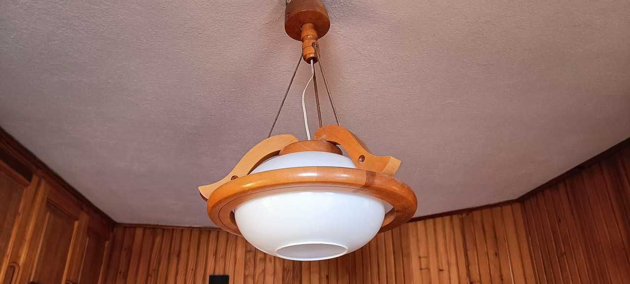 Żyrandol/lampa z drewnem, kula