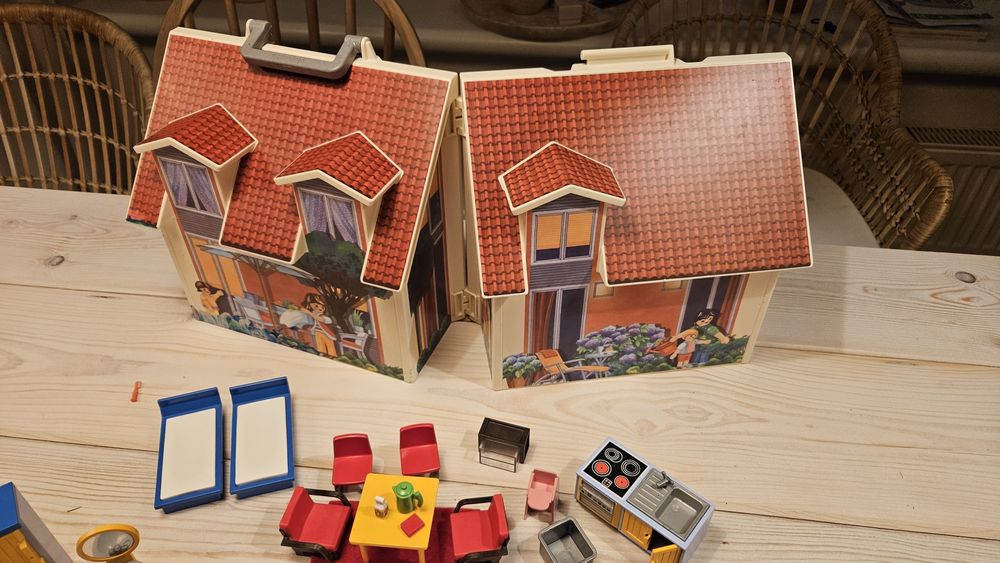 Domek Play Mobile z dużą ilością wyposażenia