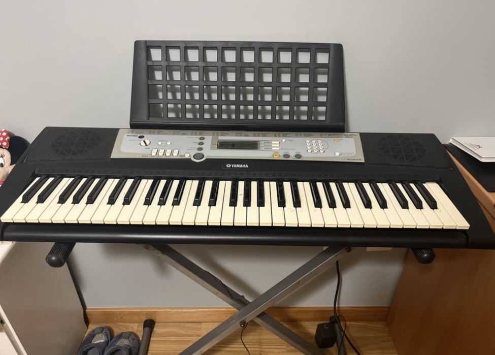 Teclado yamaha / piano