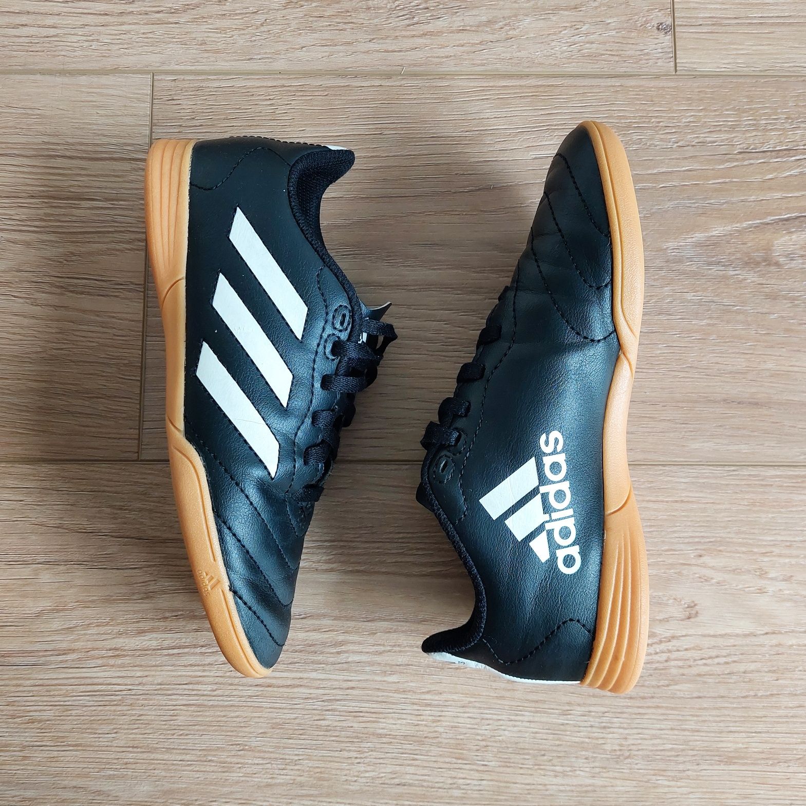 Buty halowe Adidas Goletto rozm. 33