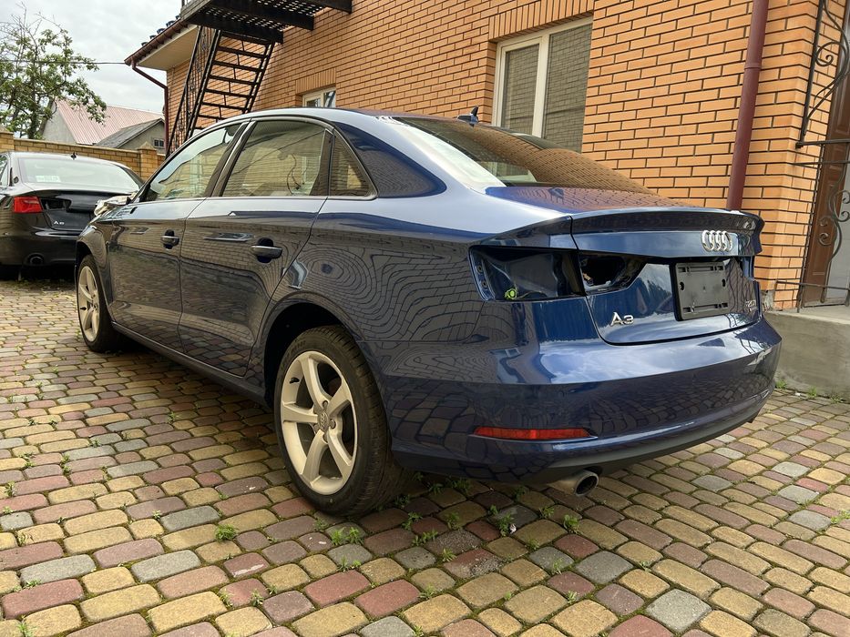 Audi A3 8V S-line Авторозборка Запчастини Ауді А3 8В Код фарби : LX5Q