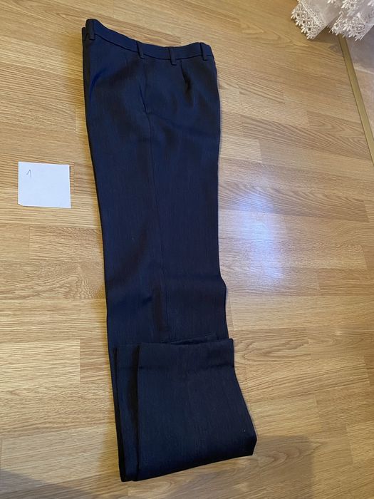 Granatowe meskie spodnie w kant