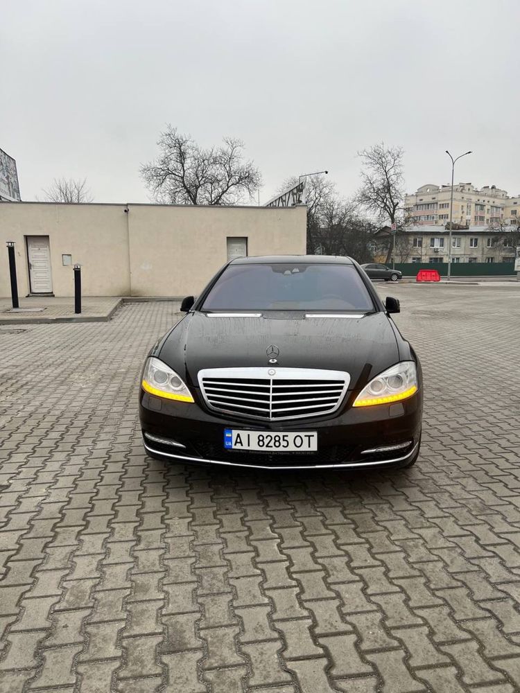 Mercedes-Bens S-Class 2011