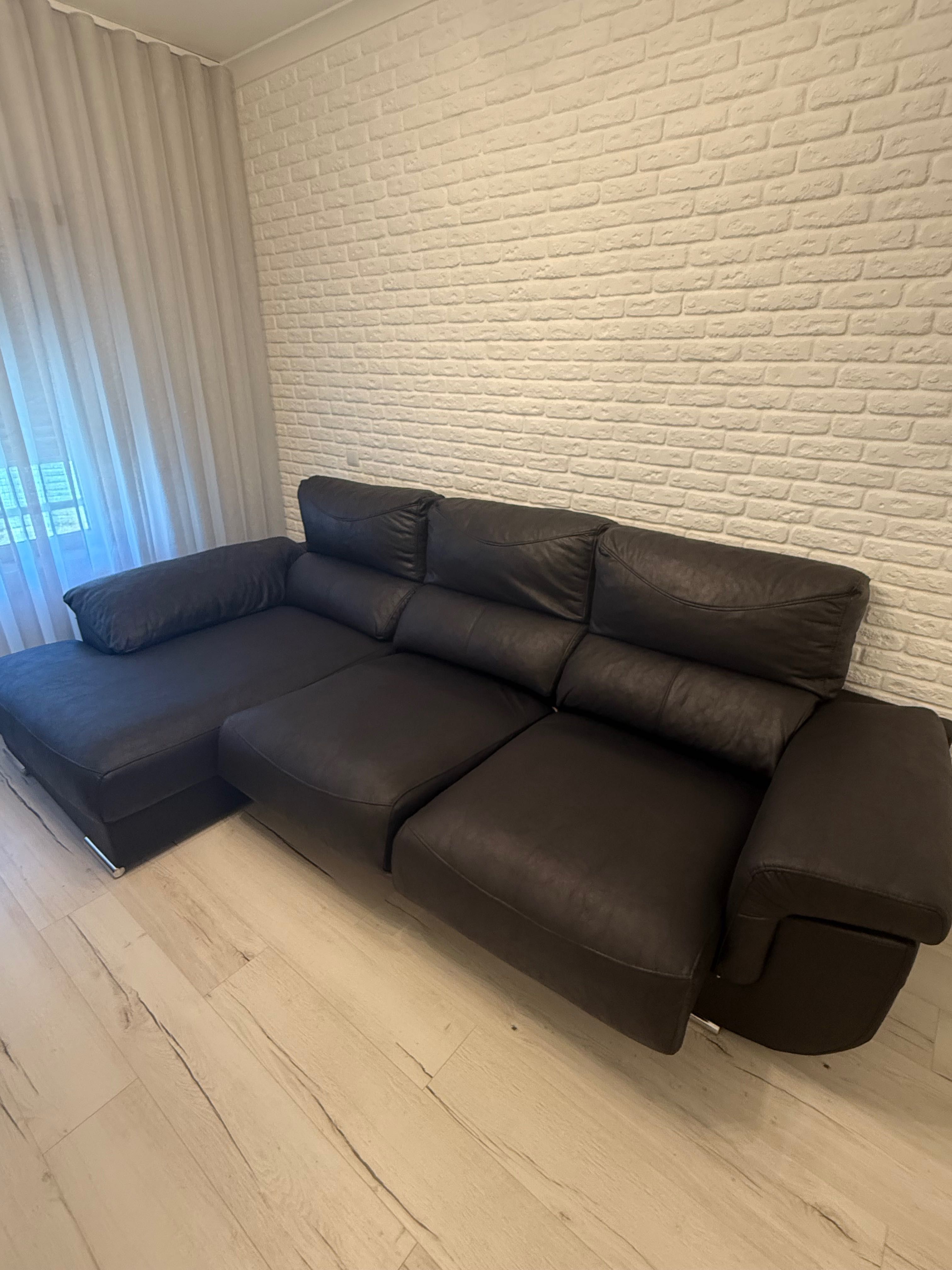 Sofá NOVO preto com chaise longue