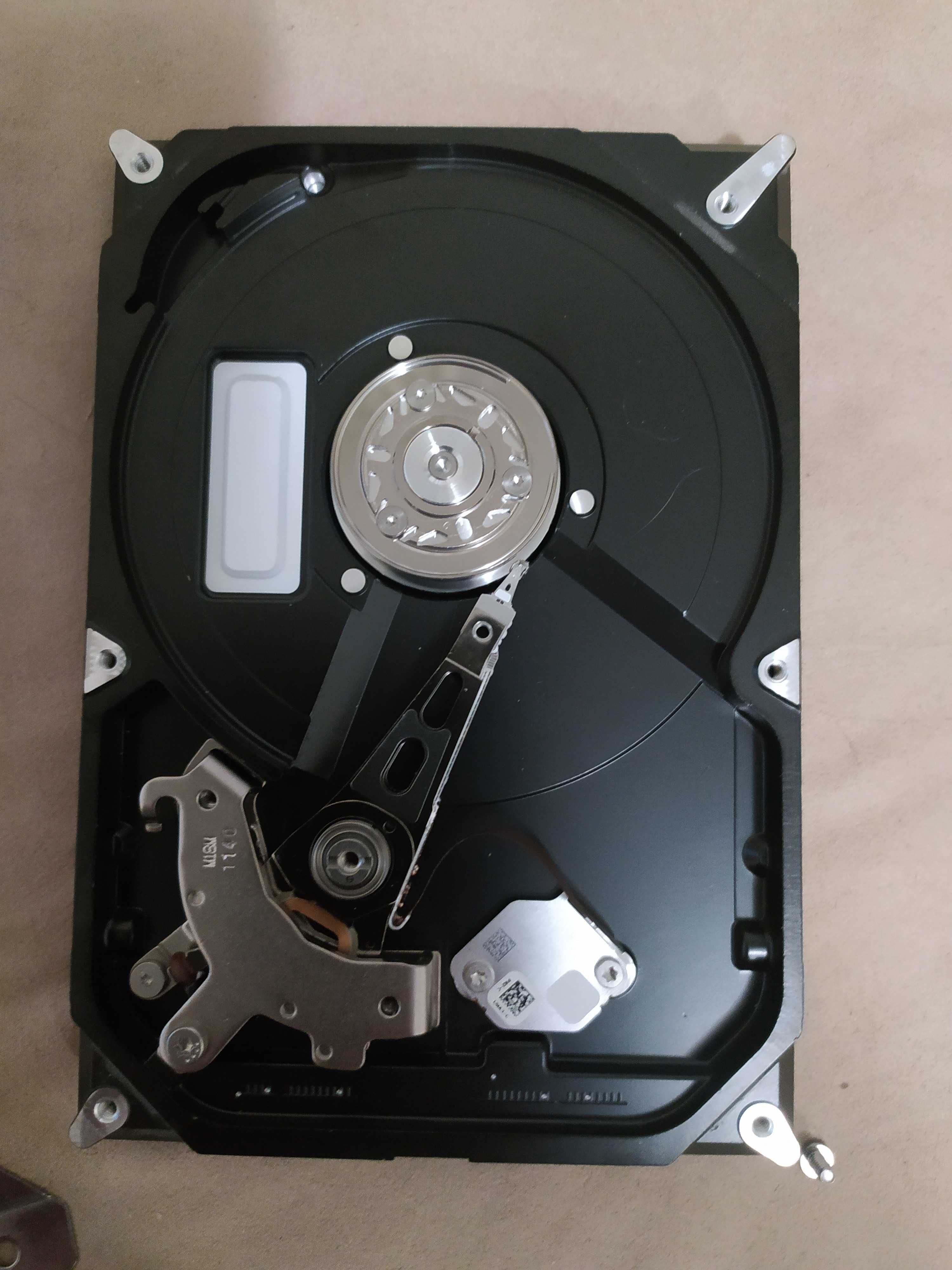 ИБП APC Back-UPS 300, кард-ридеры, материнки винчестеров