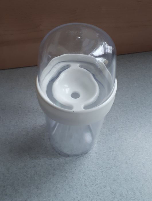 separator do jajek kubek do rozdzielania żółtka od białka