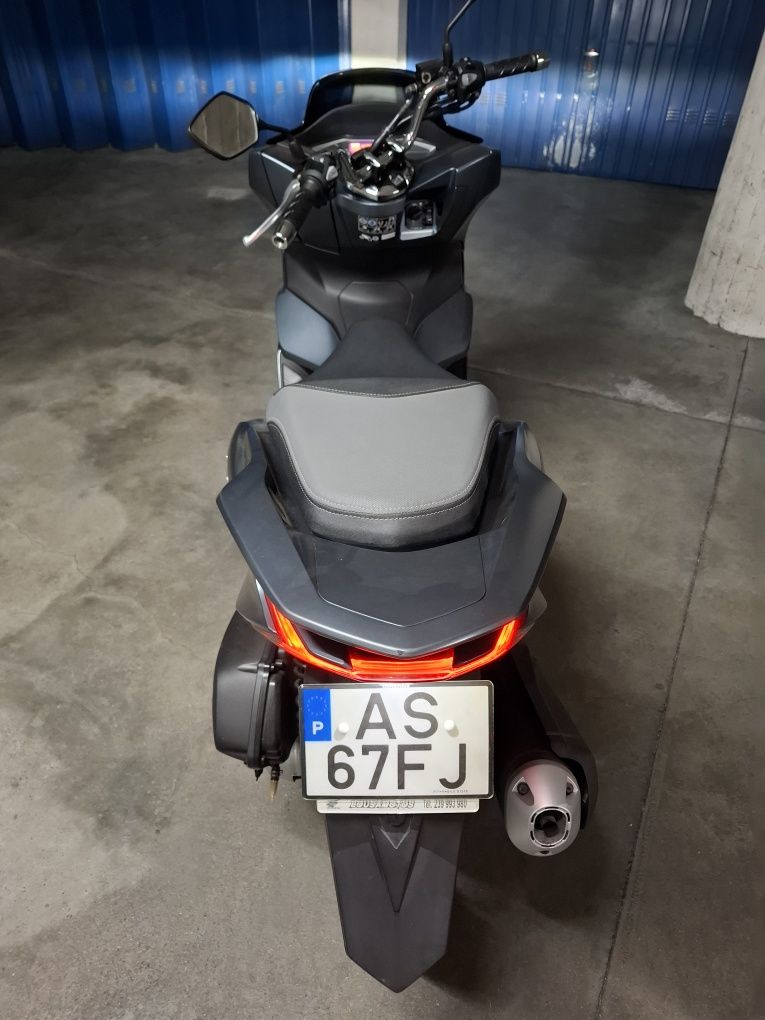 Vendo Honda PCX  3400 KM