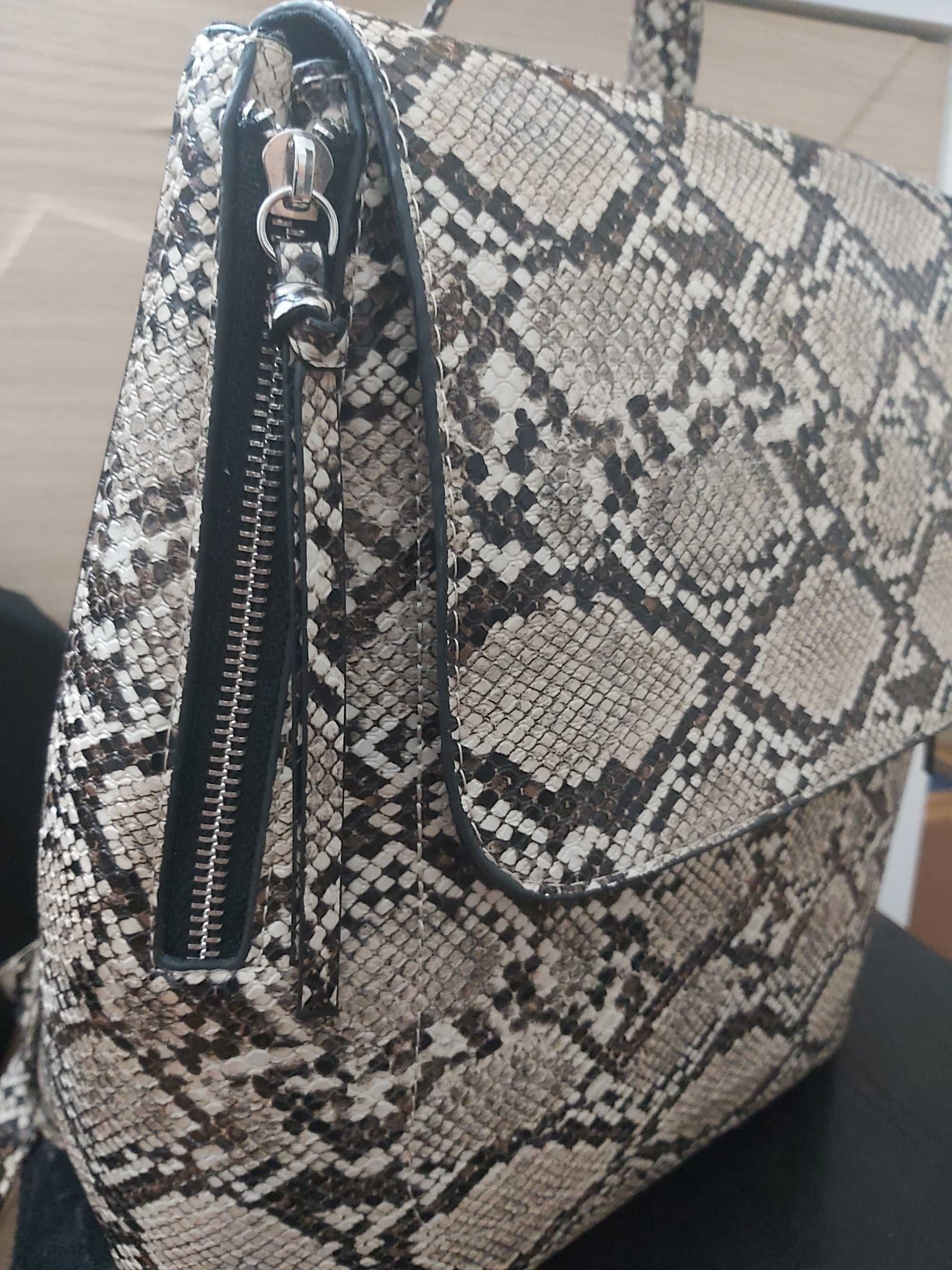 Mochila nova com etiqueta – snake print m
