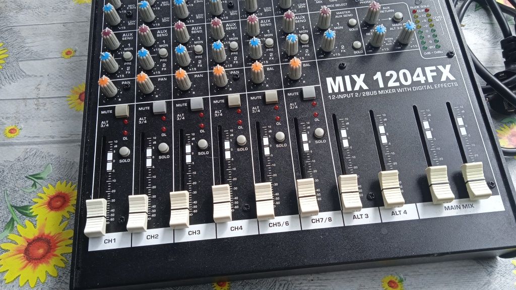 Mixer Mix 1204 FX