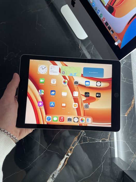 Ідеал Ipad 5 128 GB Silver Gray