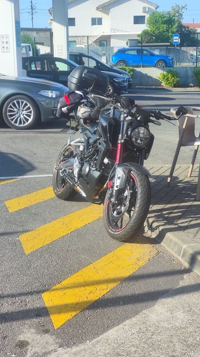 Honda CB125R +extras