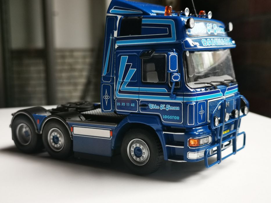 Daf Iveco Mercedes benz Scania Volvo MAN Renault модель тягач машинки