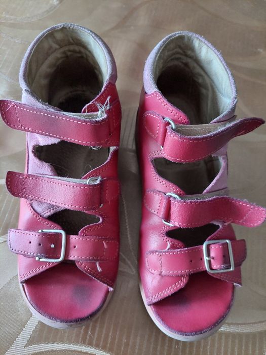 Buty korekcyjne firmy Rena roz.33
