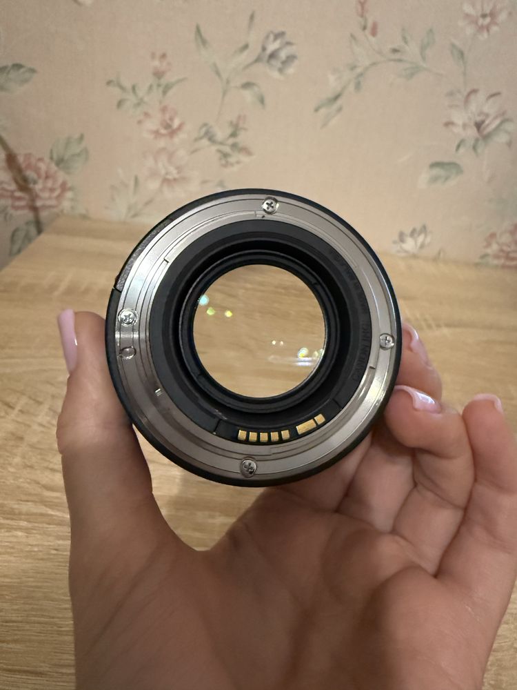 Обʼєктив 50 мм, f 1.4, Canon