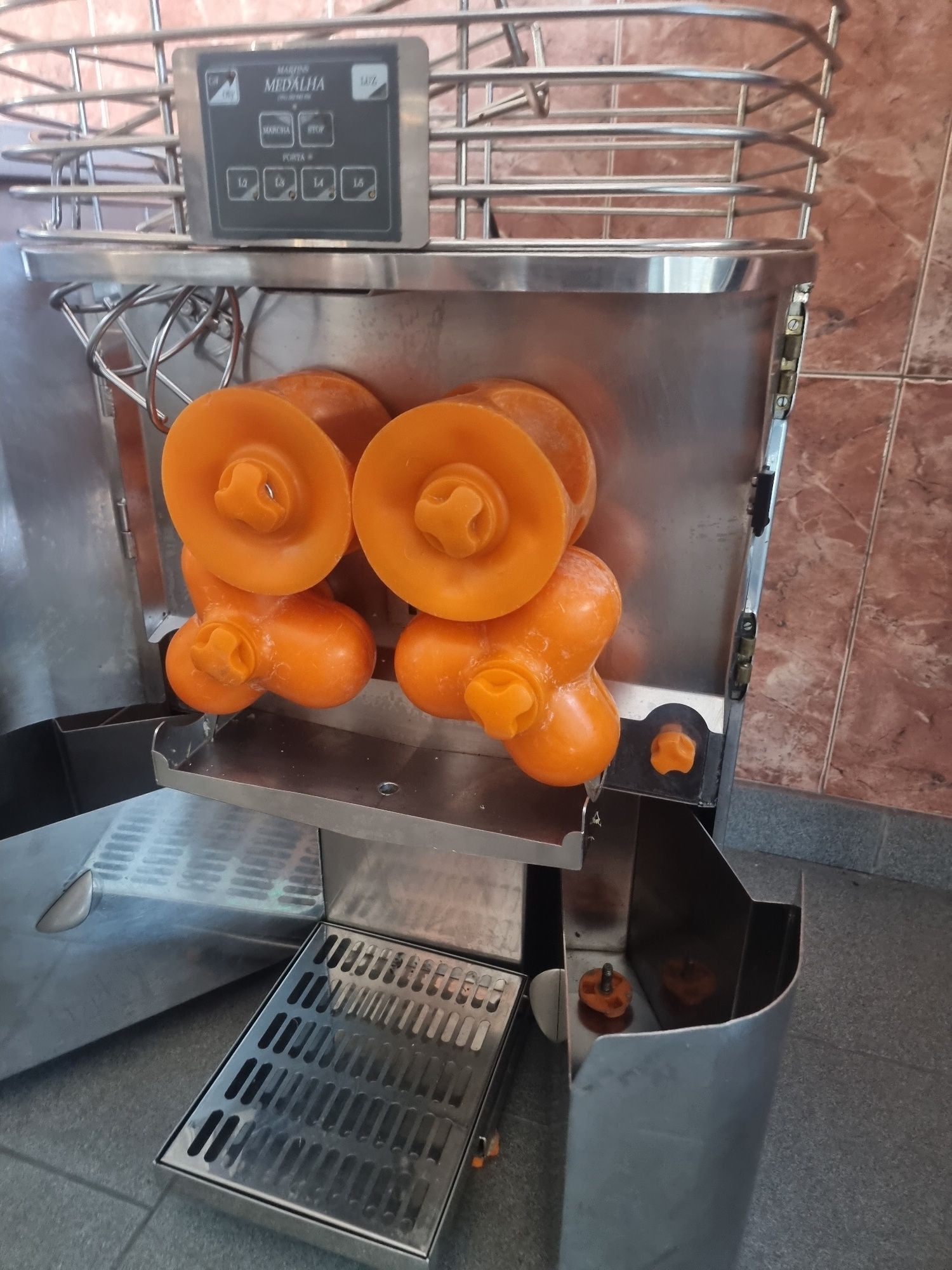 Maquina de espremer laranjas