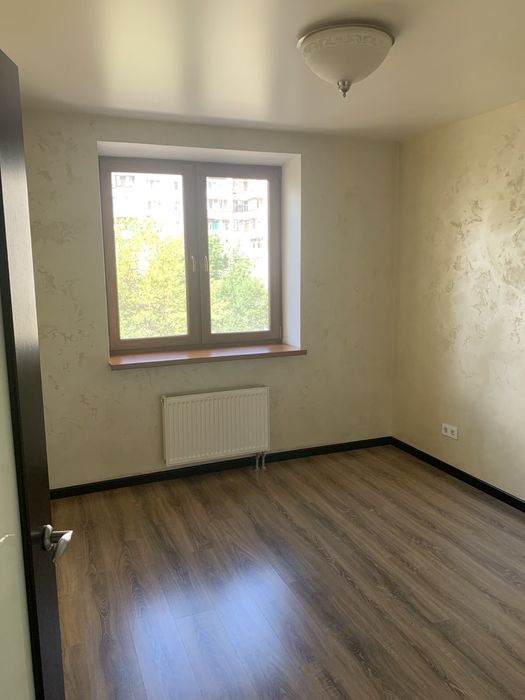 Продам 3-х к.кв 90 м.кв 3/9 в новом жилом доме пр.Тракторостроителей