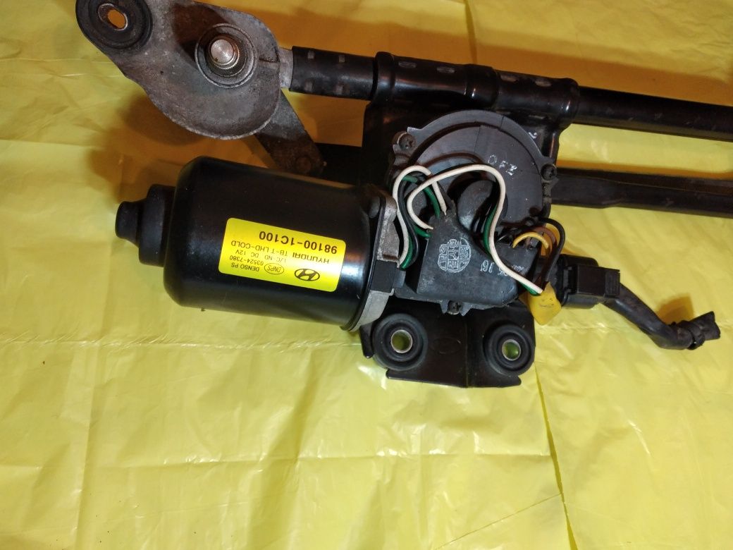 Motor Limpa vidros C/Estrutura para Hyundai Getz Ano 2005