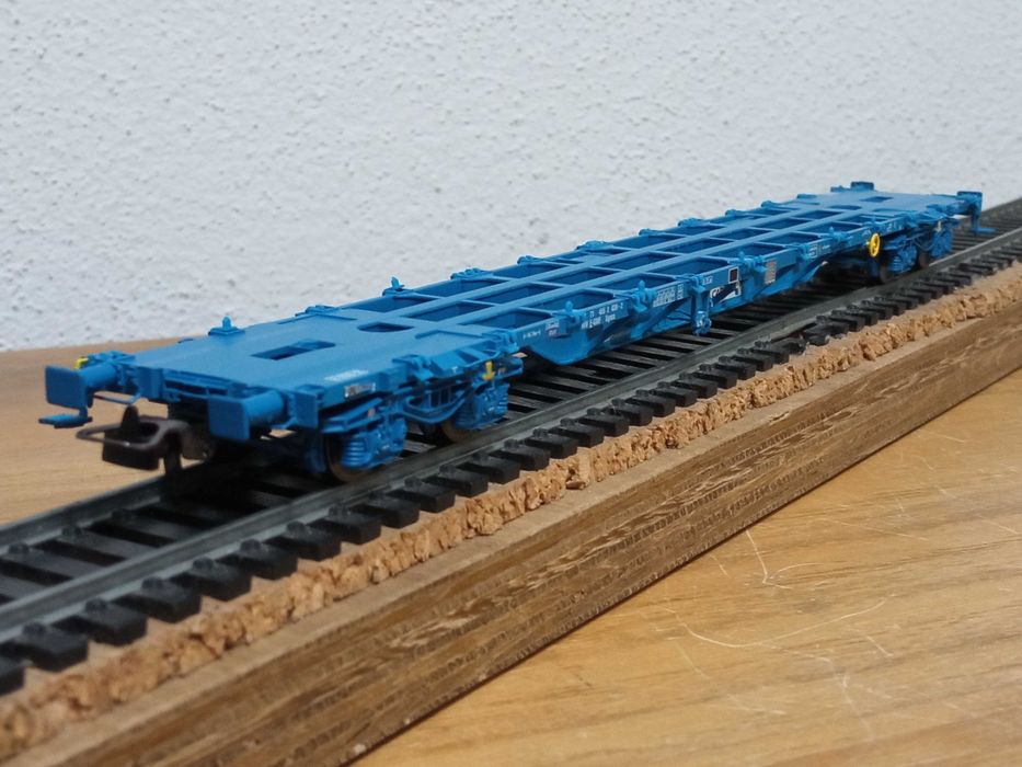 H0 1/87 - vagão plataforma Sgnss CAPTRAIN (ex-COMSA) - PTTRAINS 100014