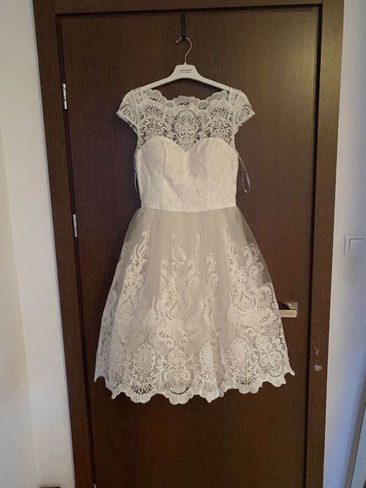 Chi Chi London rozm 38 koronkowa przepiękna, np. sukienka na ślub