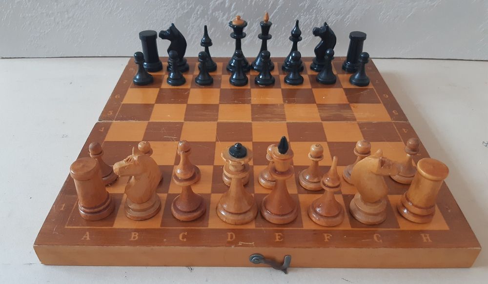 Шахматы  с доской 45 на 45 ,и 37 на 37