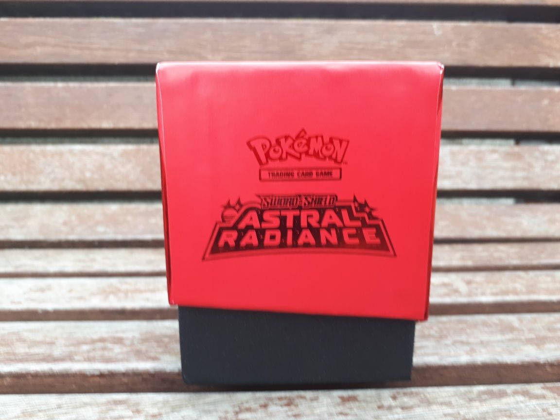 Pudełko na karty pokemon