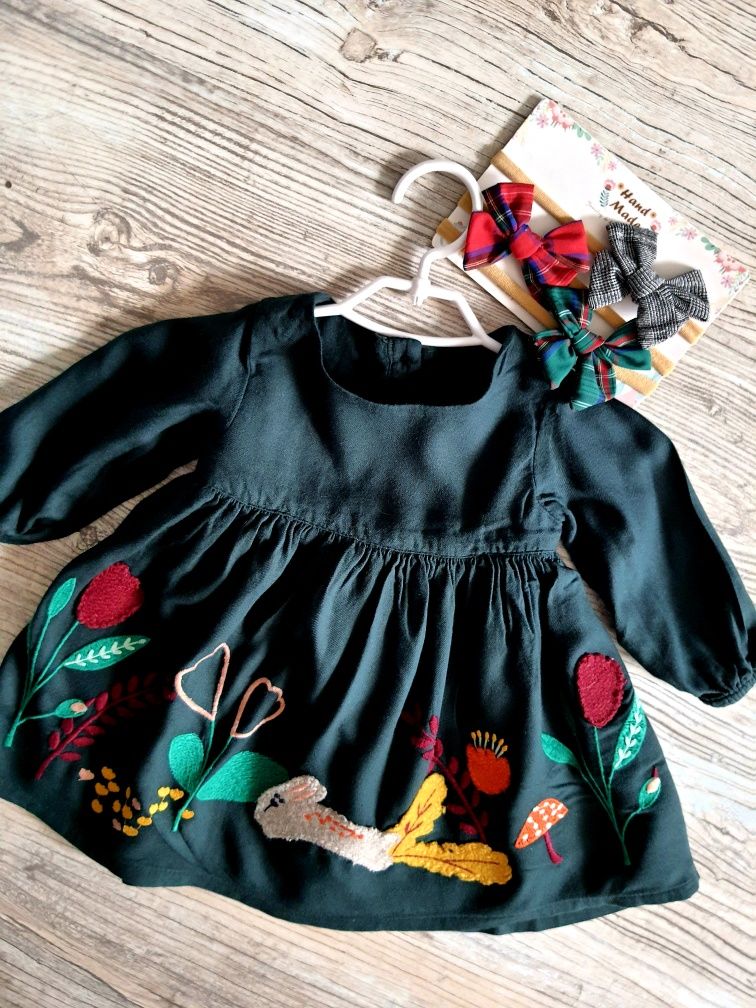 Sukienka w kwiaty z motywem króliczka m&s 62cm 0-3 miesiące