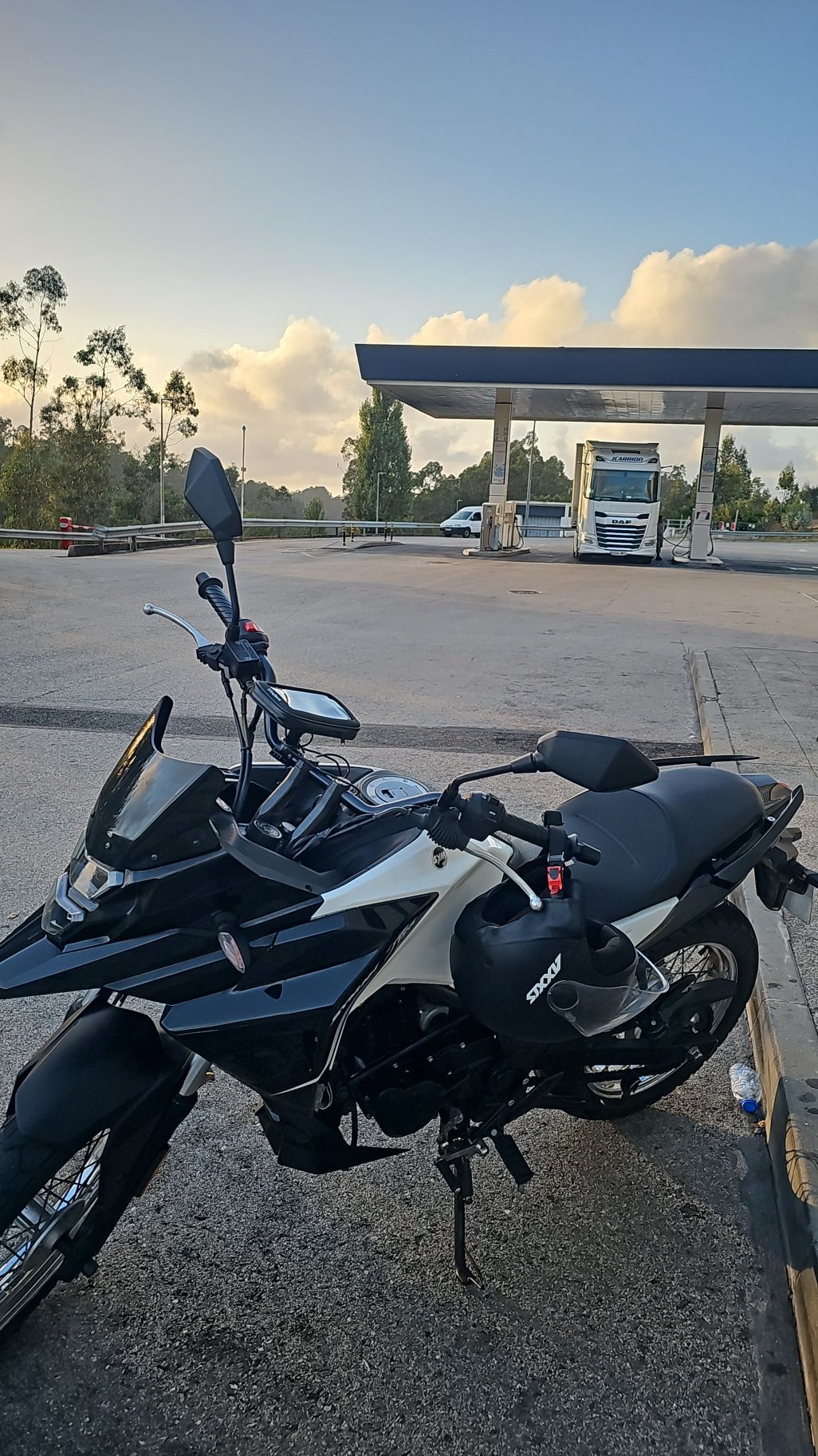 Moro Sym 125 NHT