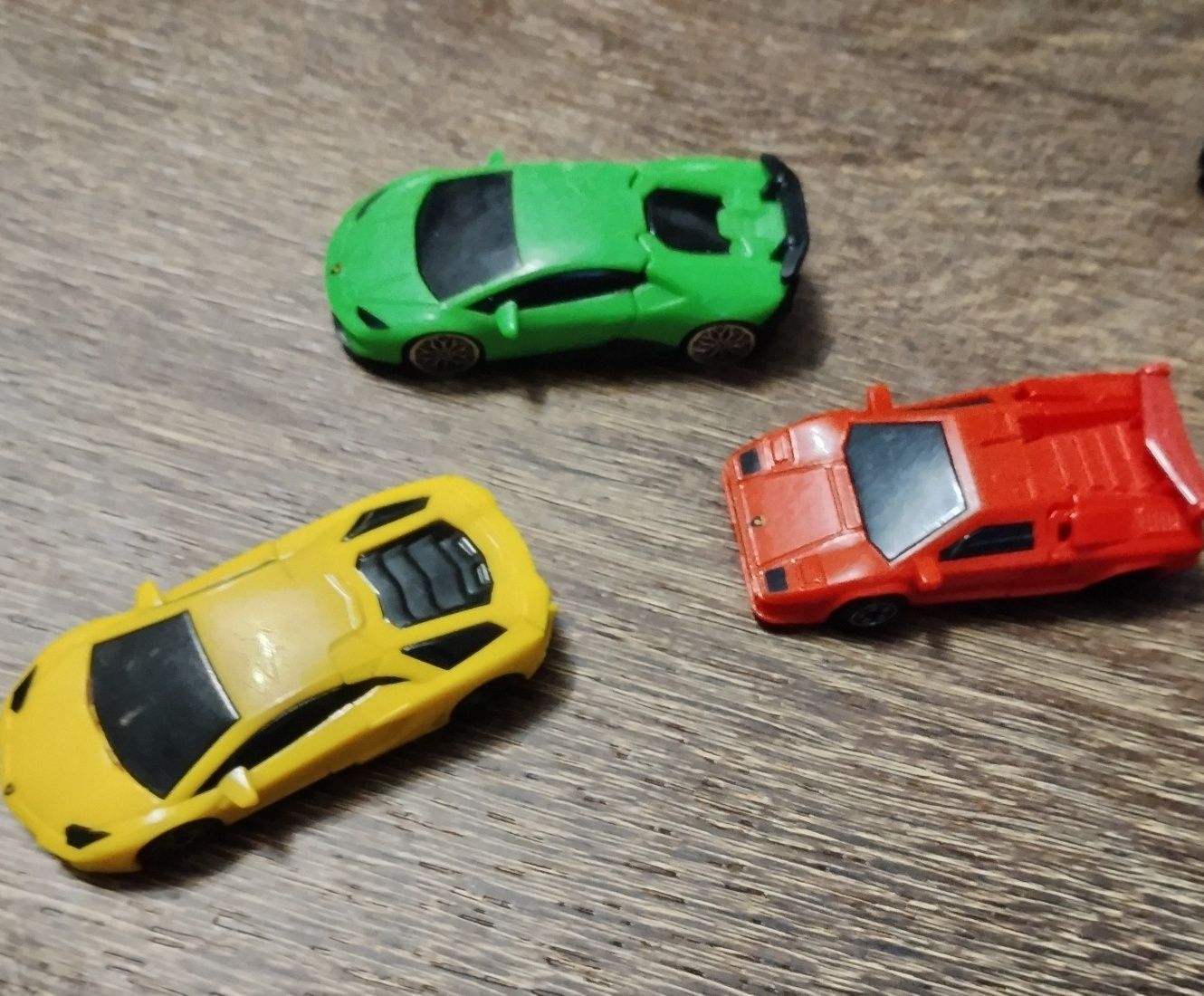 3 malutkie samochodziki