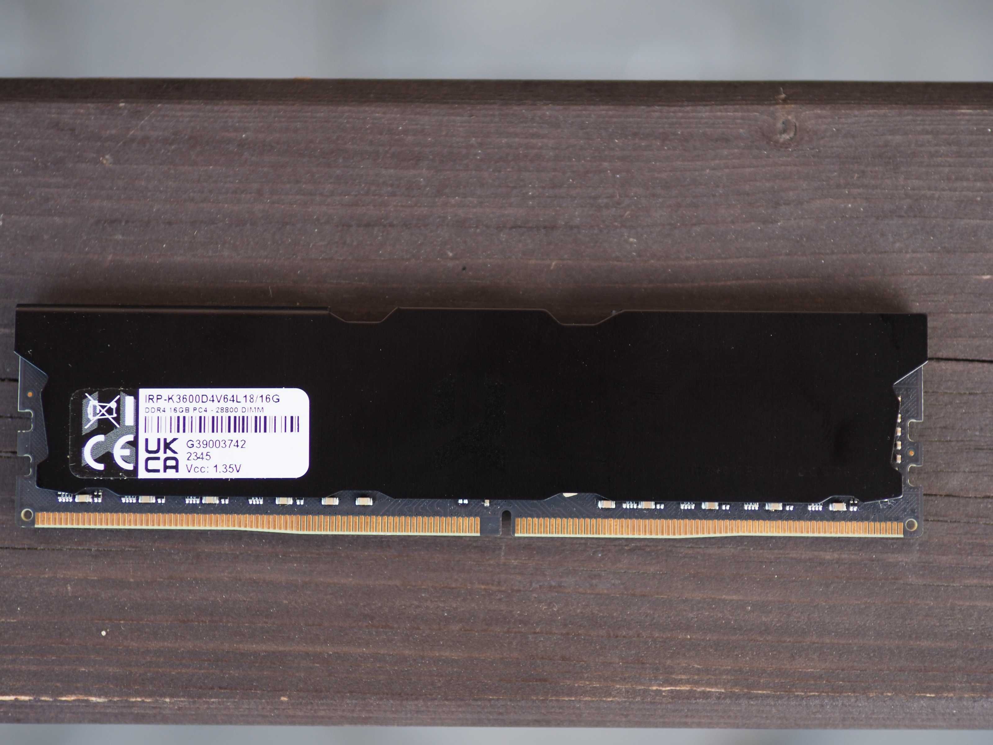 Pamiec RAM DDR4 16GB GoodRAM IRDM Pro (IRP-K3600D4V64L18/16G)