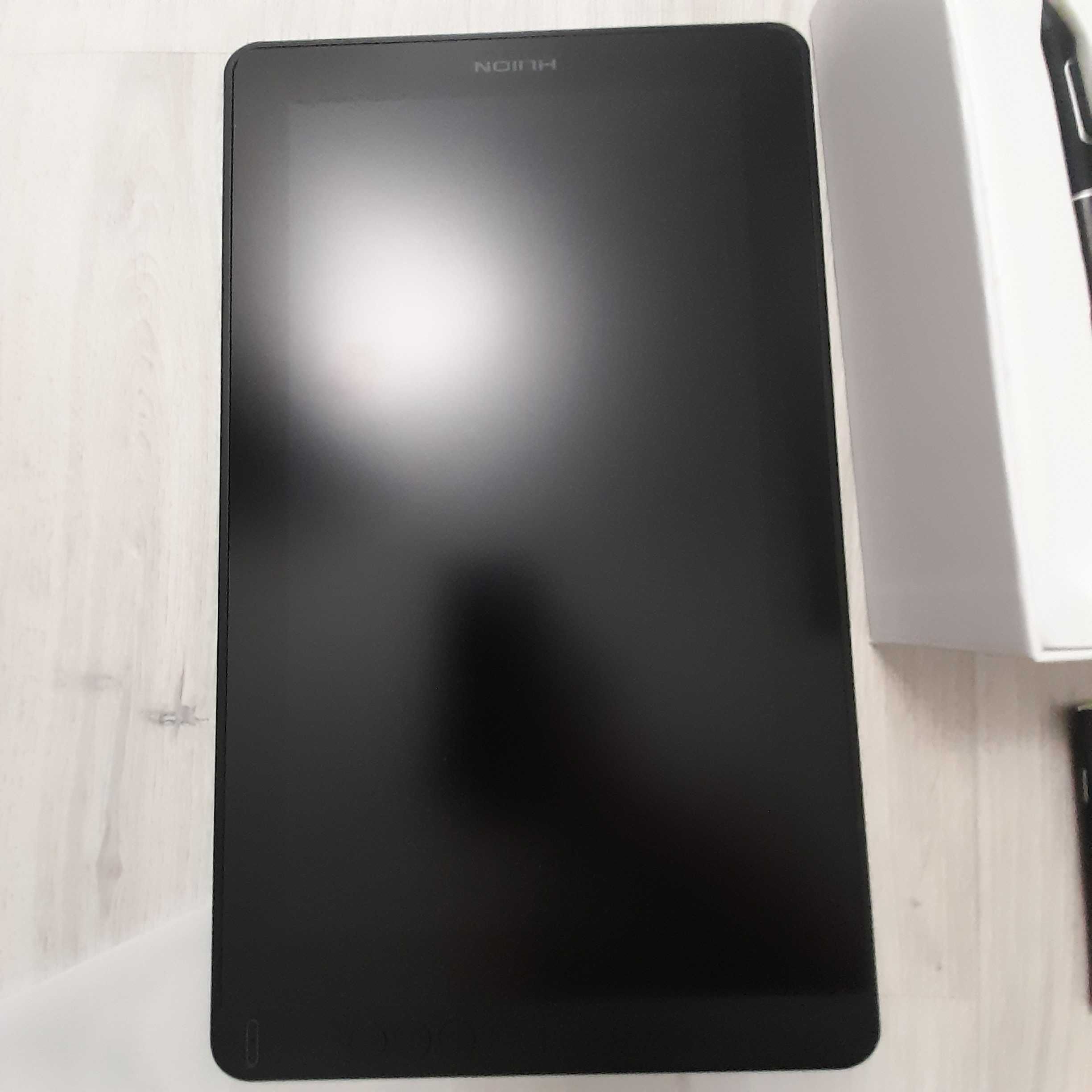 Tablet Graficzny Huion Kamvas 13 czarny