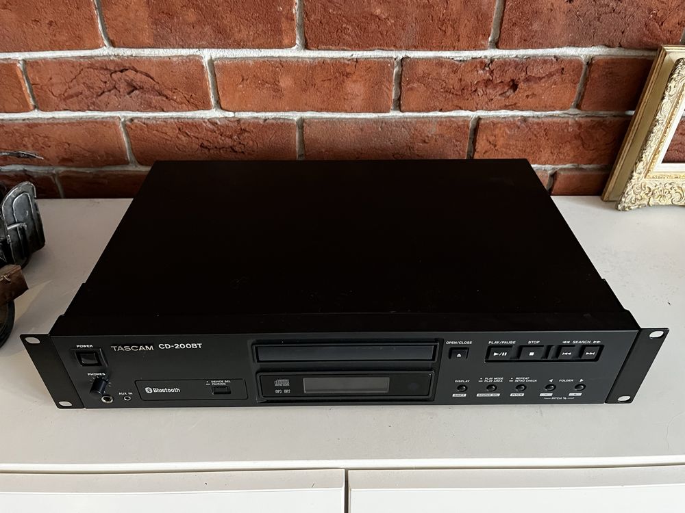 Tascam CD-200BT - Odtwarzacz CD/MP3/WAV/Bluetooth
