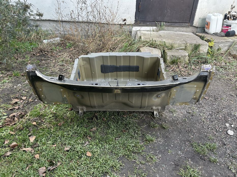 Tesla model 3 панель задня з коритом