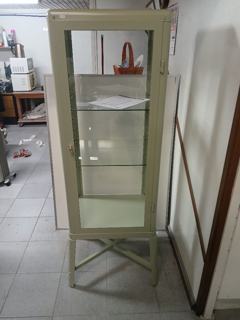 Vitrine IKEA-Fabrikor (Verde Acinzentado Pálido)