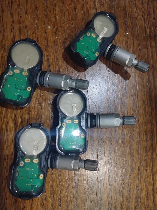 Czujniki ciśnienia TPMS (4szt.) Kia 52940-J7000 oryginał
