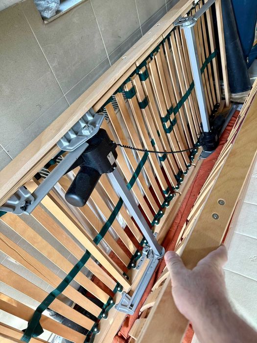 Komplet 2 stelaży łóżkowych (90x200) sterowanych pilotem
