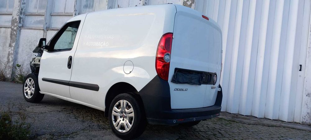 FIAT Doblo II Van 1.3 D Multijet (TEM IVA DEDUTÍVEL)