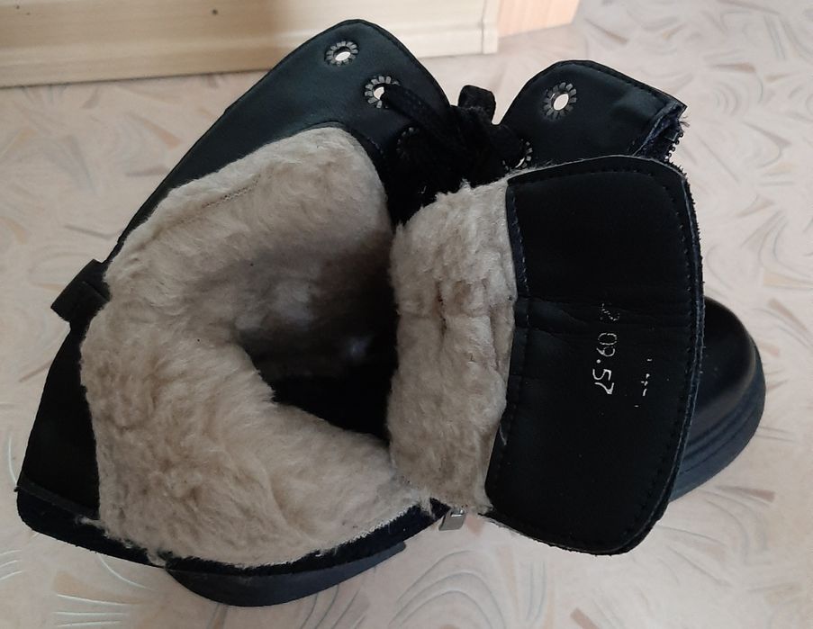 Кожані зимові жіночі чоботи