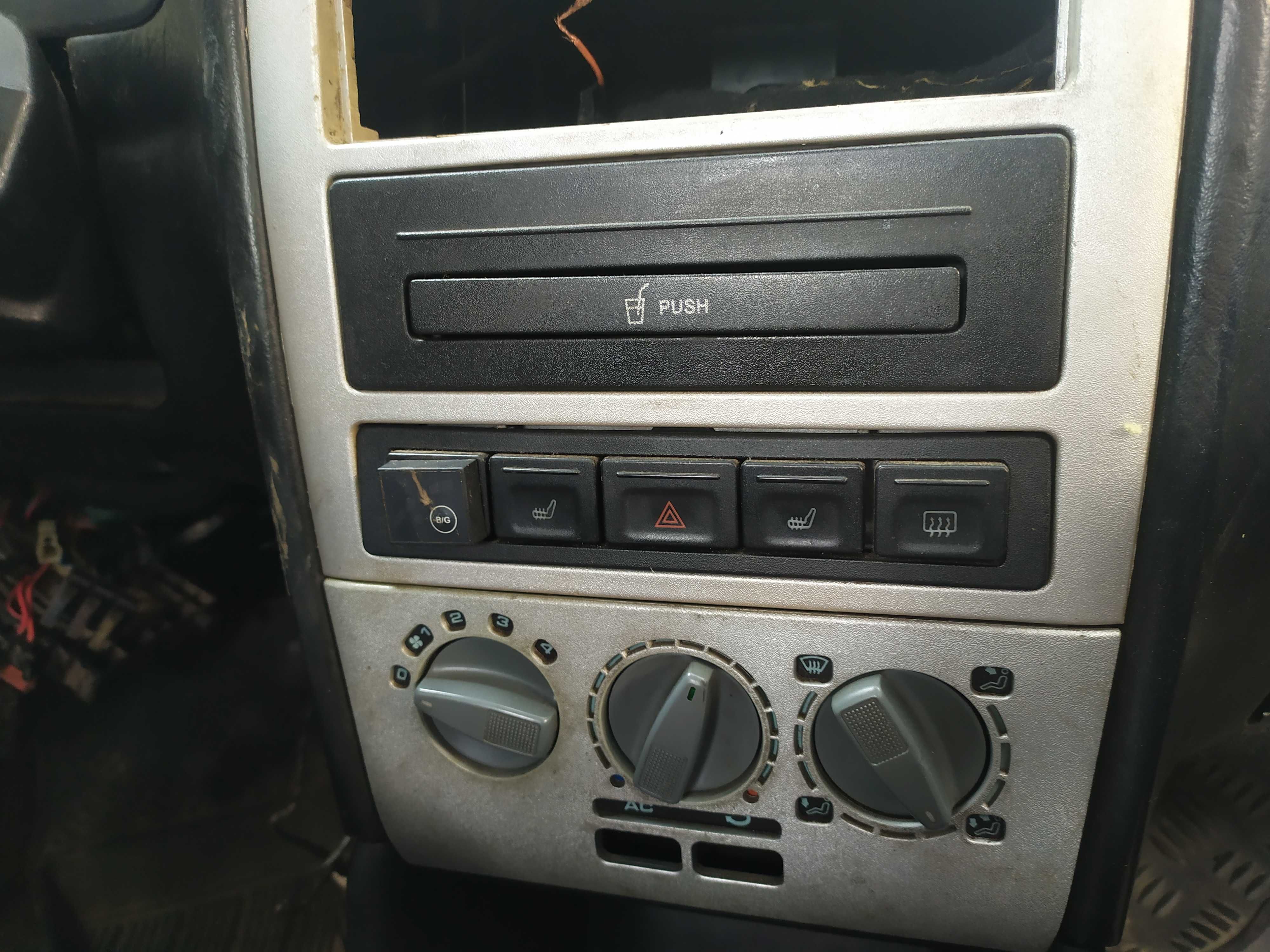 Консоль Рамка центральна  Chery Amulet  A11  Чері Амулет