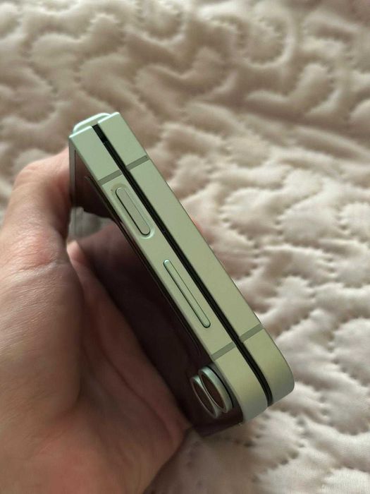 Samsung Galaxy Z Flip 6 12/512GB - Mint