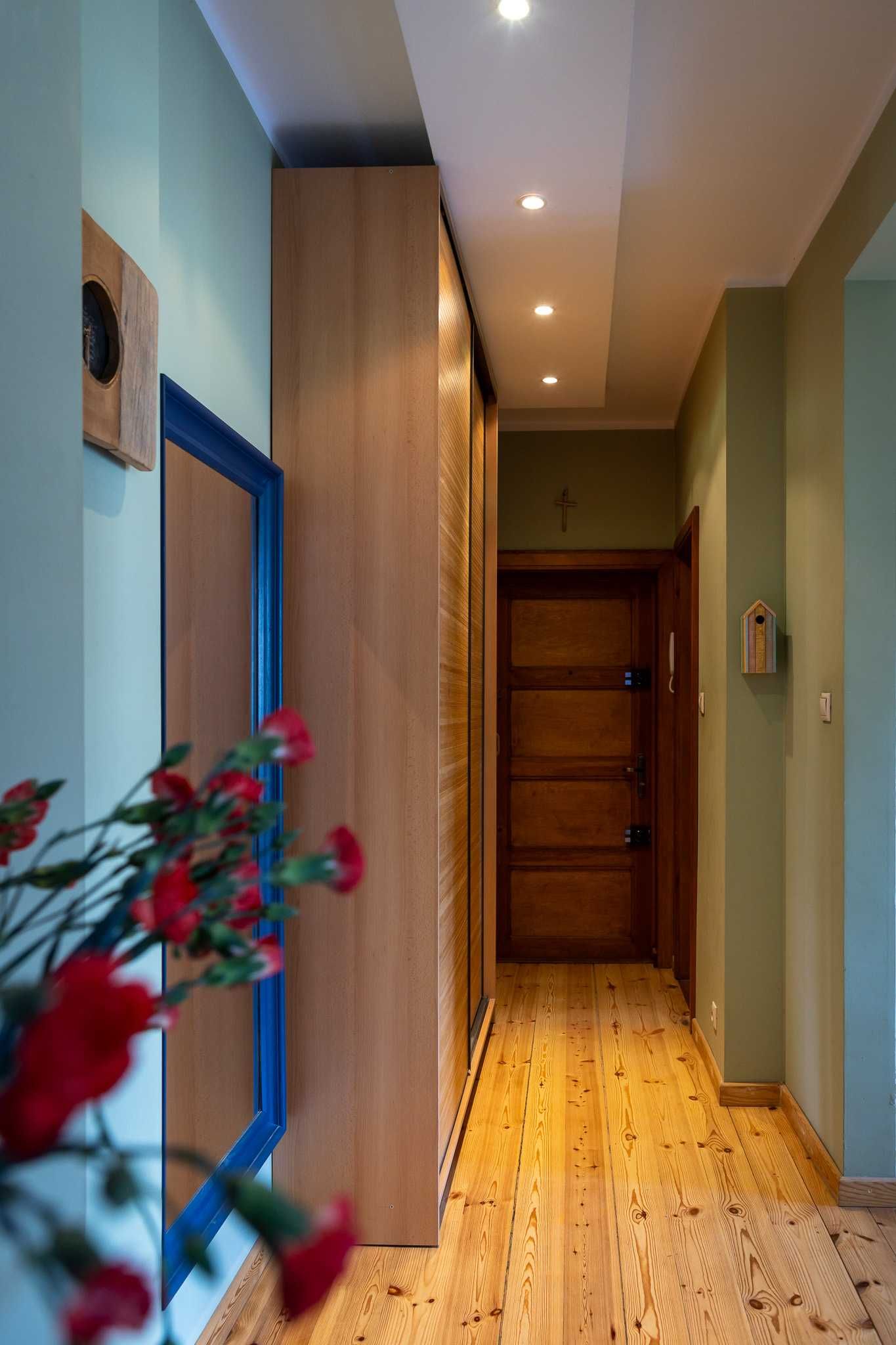 Przy parku na Zdrowiu (Close to park, quiet and cosy flat)
