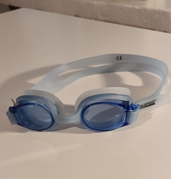 Okulary dla dziecka do pływania