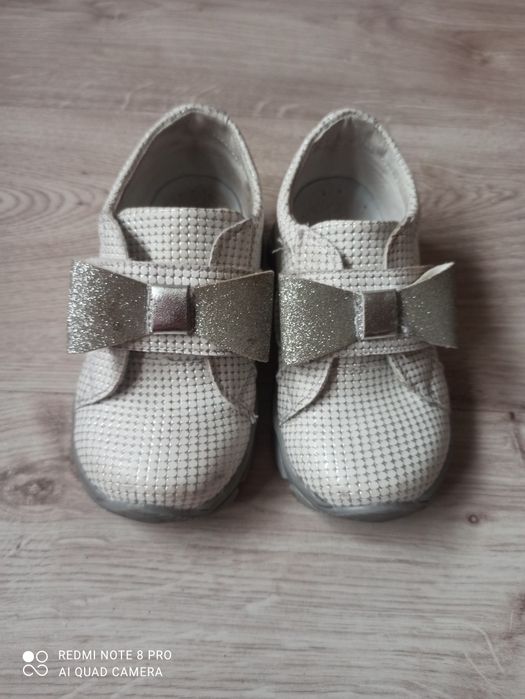 Eleganckie buciki dla dziewczynki rozmiar 25