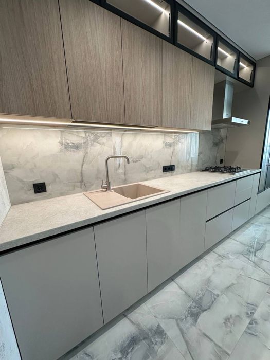 Продам 2 ком Центр Голливуд ЖК Лесной Сертификат