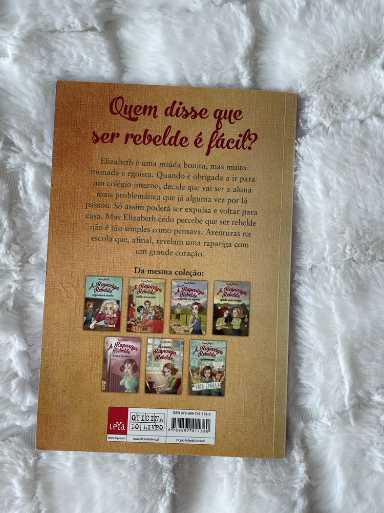 1° livro da coleção “A rapariga rebelde”