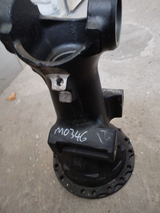 Продам корпус переднього моста на JCB